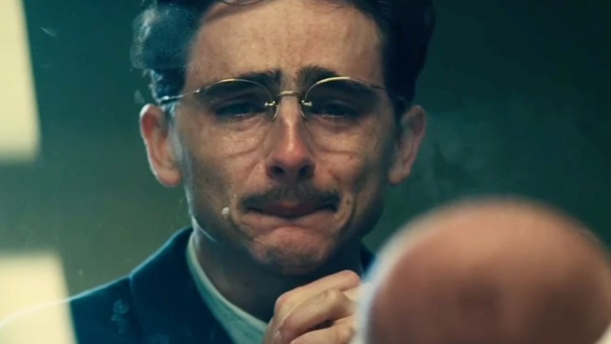 Timothée Chalamet à la fin du film Marty Supreme