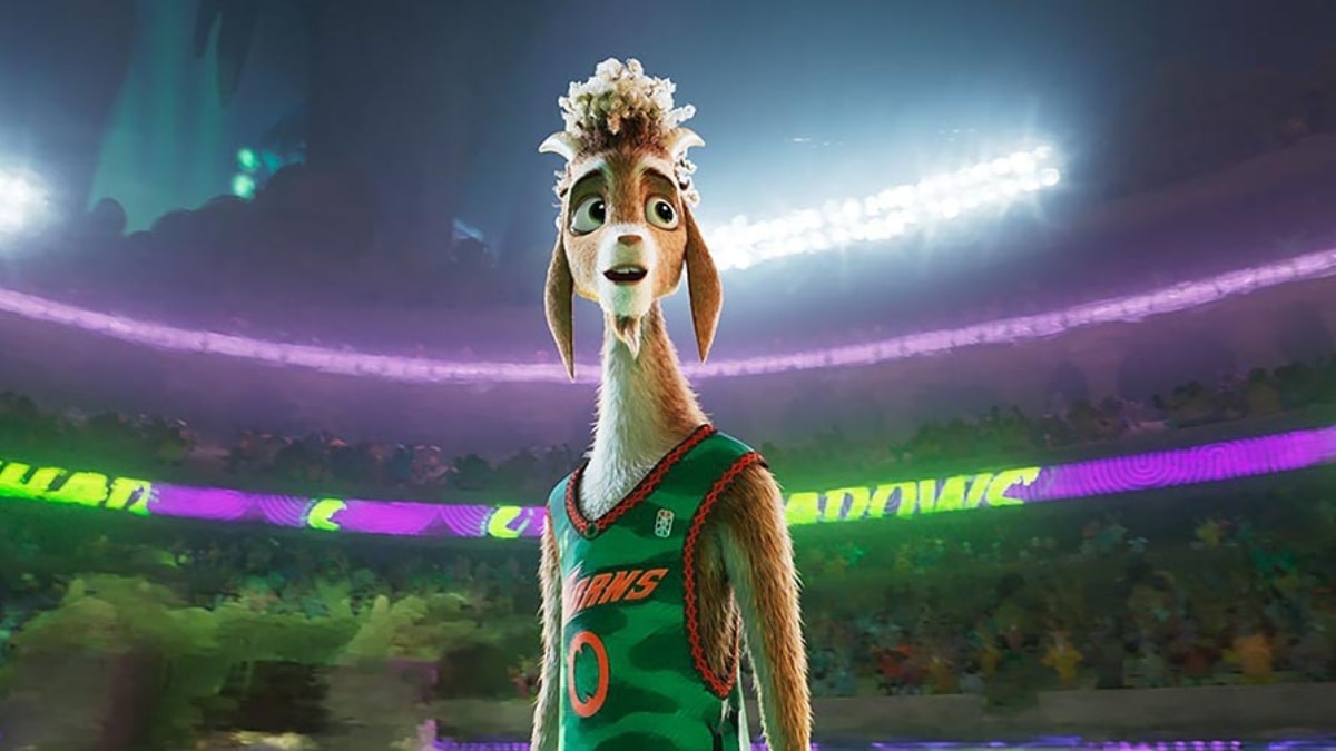 Will Harris souriant en entrant sur le terrain de Roarball dans GOAT - Rêver plus haut