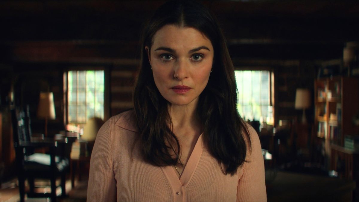 Rachel Weisz dans la série Netflix Le Délicieux Professeur V